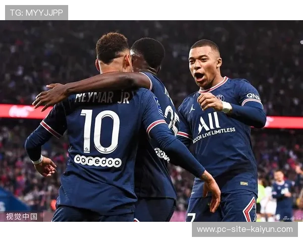 巴黎登顶法甲,姆巴佩与内马尔联手破敌!
